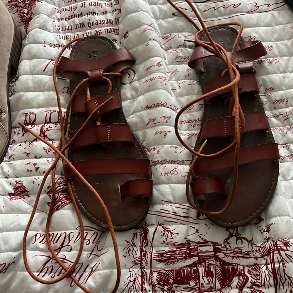 Size 11 mossimo Sandals